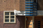 Coenenstraat, detail gevel boven ingang.
<br/>
Paul Paris, mei 2014